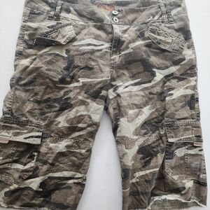 Be Bop Camo Cargo  Shorts Size 13 Tan Brown khaki, Camouflage